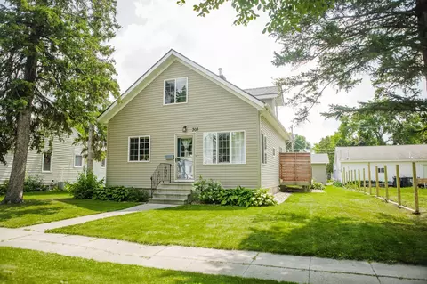 308 E 9th St, Morris, MN 56267