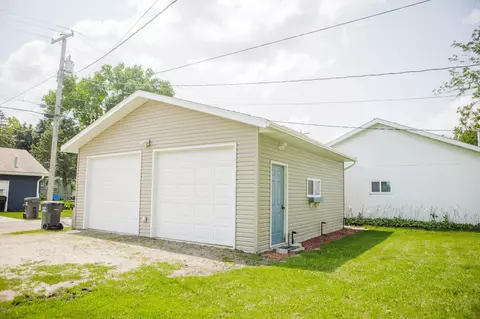 308 E 9th St, Morris, MN 56267 photo 4