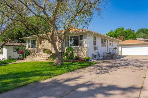 929 20th Ave N, South Saint Paul, MN 55075