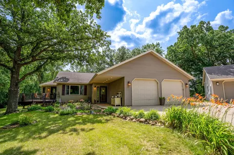 8647 80th St NE, Spicer, MN 56288