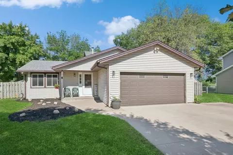 8622 Xebec St, Circle Pines, MN 55014