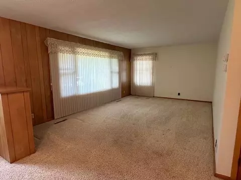 838 Des Moines Dr, Windom, MN 56101 photo 9