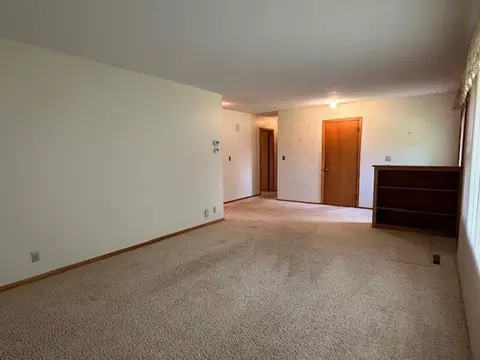 838 Des Moines Dr, Windom, MN 56101 photo 10