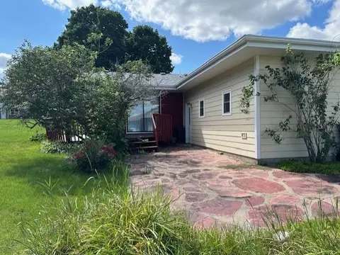 838 Des Moines Dr, Windom, MN 56101 photo 4
