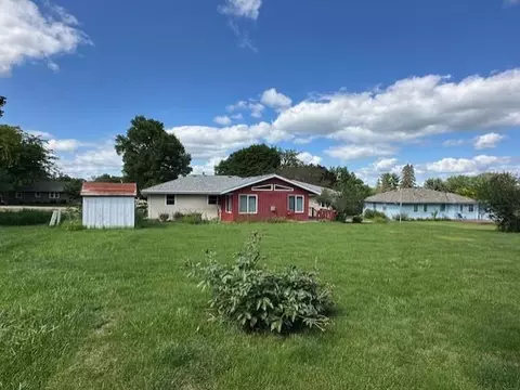838 Des Moines Dr, Windom, MN 56101 photo 6