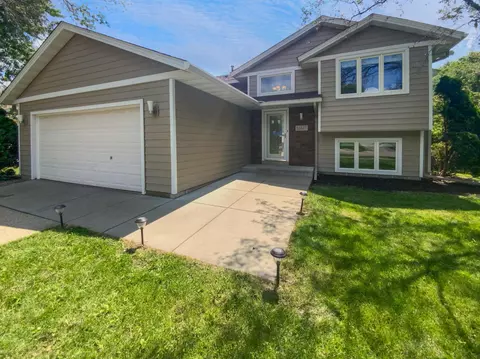 16447 Griffon Trl, Lakeville, MN 55044