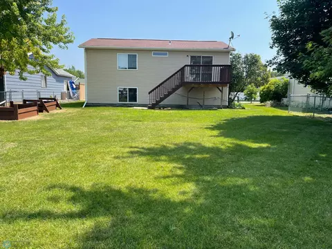 3533 29th St S, Fargo, ND 58104 photo 2