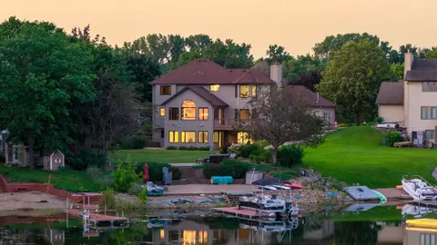 15805 Highview Dr, Apple Valley, MN 55124