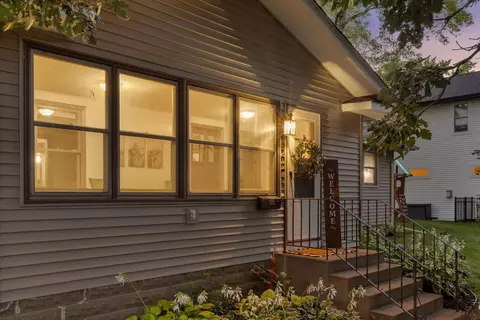 1921 Eustis St, Lauderdale, MN 55113