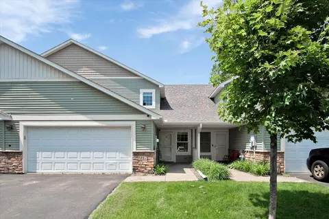 1347 Echo Lake Ct, Mahtomedi, MN 55115