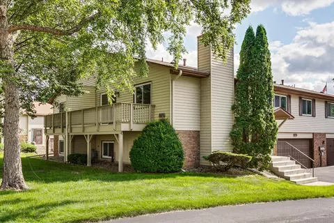 3970 Gershwin Ave N, Oakdale, MN 55128