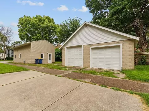 629 6th St NW, Faribault, MN 55021 photo 5