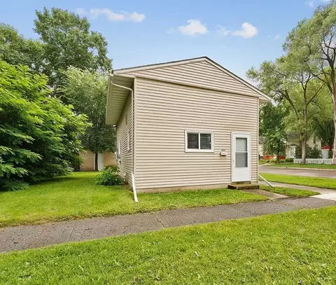 629 6th St NW, Faribault, MN 55021 photo 3