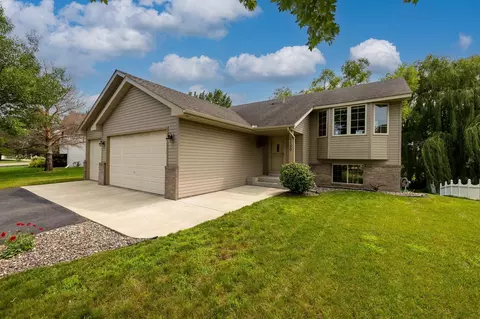 1150 Hidden Creek Blvd, Mayer, MN 55360