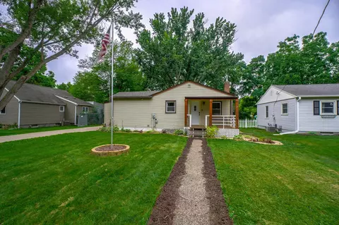631 N Washington Ave, New Richmond, WI 54017