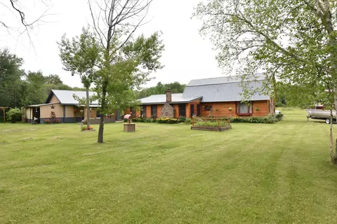 17691 Birch Dr NW, Angle Inlet, MN 56711