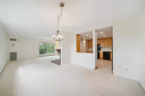 6670 Vernon Ave S #410, Edina, MN 55436