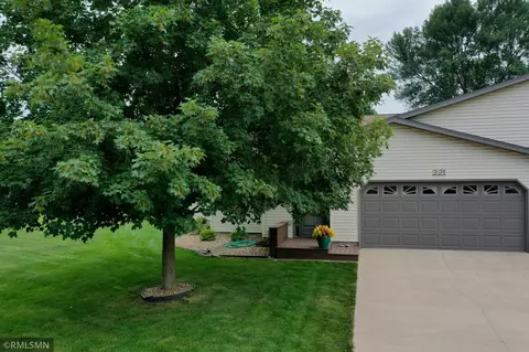 221 Foxborough Ln, Le Sueur, MN 56058