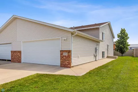 5192 49th Ave S, Fargo, ND 58104