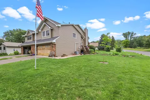 1124 Glendon St N, Maplewood, MN 55119