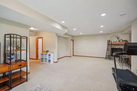 4896 Biscayne Ave, Eagan, MN 55123 photo 46