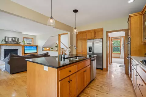 4896 Biscayne Ave, Eagan, MN 55123 photo 13