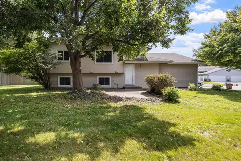 8936 Kirkwood Cir N, Maple Grove, MN 55369
