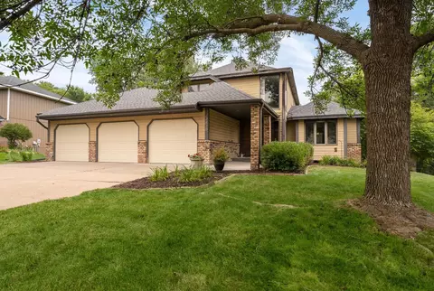 12820 46th Ave N, Plymouth, MN 55442