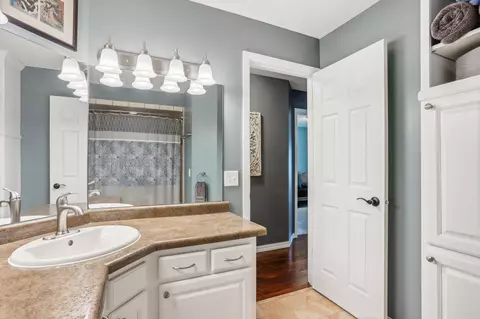 4286 Braddock Trl, Eagan, MN 55123 photo 19