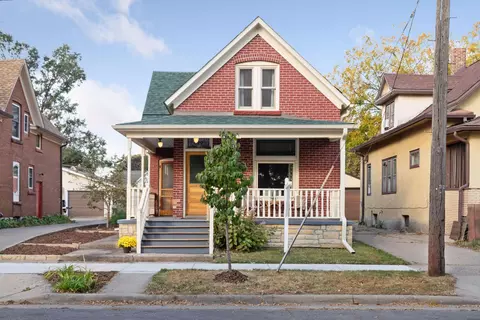 699 Canton St, Saint Paul, MN 55102
