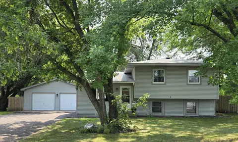 115 5th St NW, Elk River, MN 55330