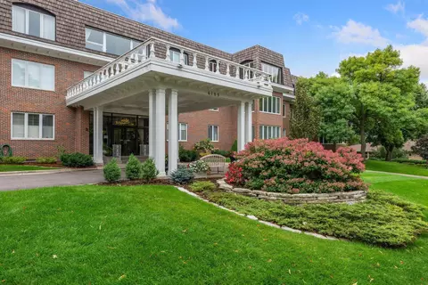 6105 Eden Prairie Rd #A37, Edina, MN 55436