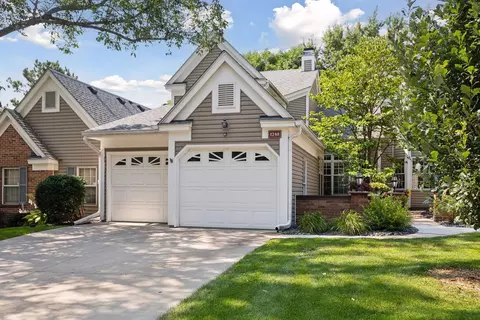 1248 Birch Pond Trl, White Bear Township, MN 55110