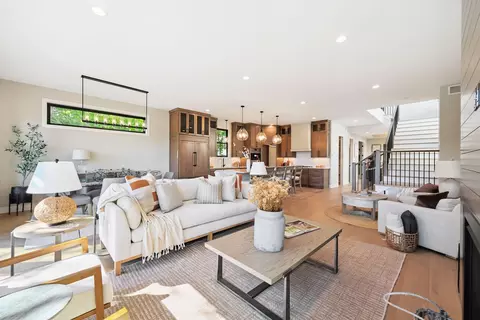 3061 Lake Shore Blvd, Wayzata, MN 55391