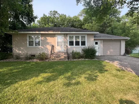 876 Main St, Ortonville, MN 56278