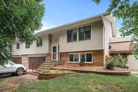 918 94th Ave NE, Blaine, MN 55434