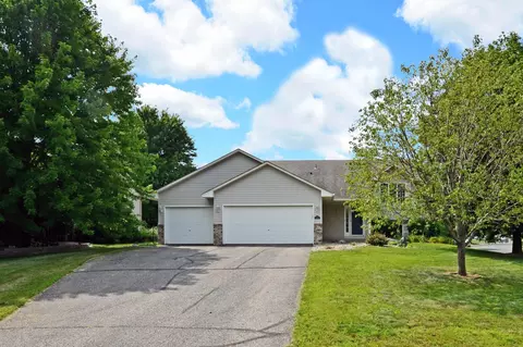 920 Lodge Dr, Jordan, MN 55352