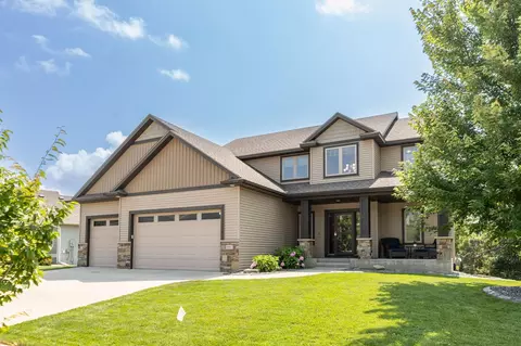 3002 Stone Park Dr NE, Rochester, MN 55906
