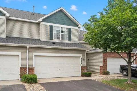 8028 Stratford Cir S, Shakopee, MN 55379