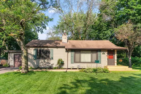 2925 Lee Ave N, Golden Valley, MN 55422
