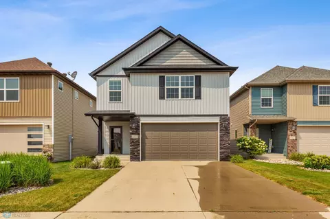 5533 Tuscan Ct S, Fargo, ND 58104