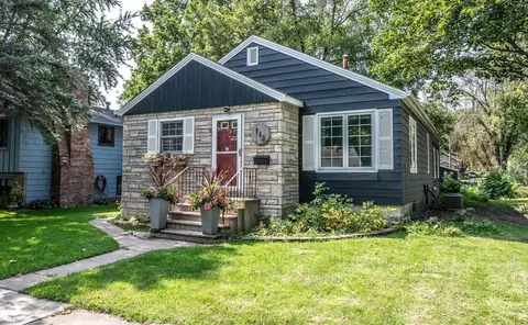 712 4th St, Farmington, MN 55024