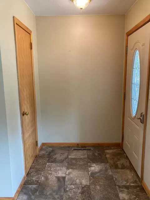901 Des Moines Dr, Windom, MN 56101 photo 5