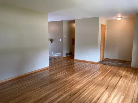 901 Des Moines Dr, Windom, MN 56101 photo 4
