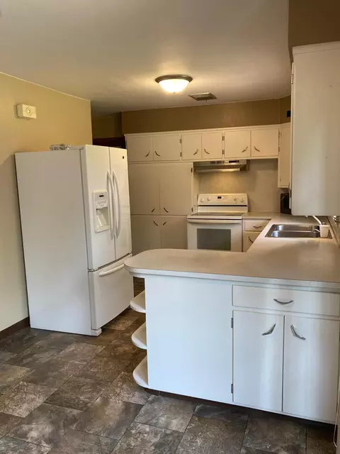 901 Des Moines Dr, Windom, MN 56101 photo 10