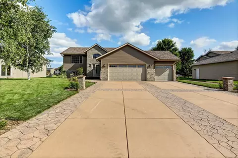 306 Jasmine Ln, Saint Joseph, MN 56374