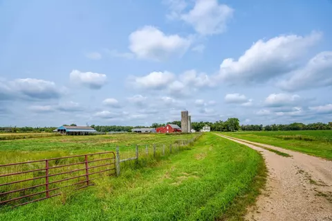 24599 Highway 71 NE, New London, MN 56273
