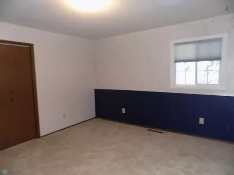 402 Ash Dr, Mooreton, ND 58061 photo 10