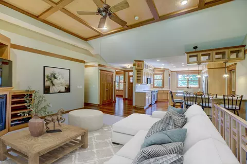 828 Hidden Lake Rd, Roberts, WI 54023