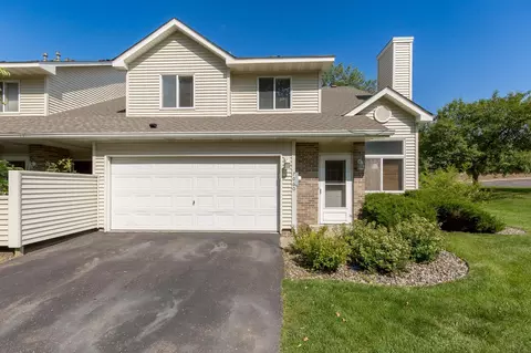 7060 48th St N, Oakdale, MN 55128